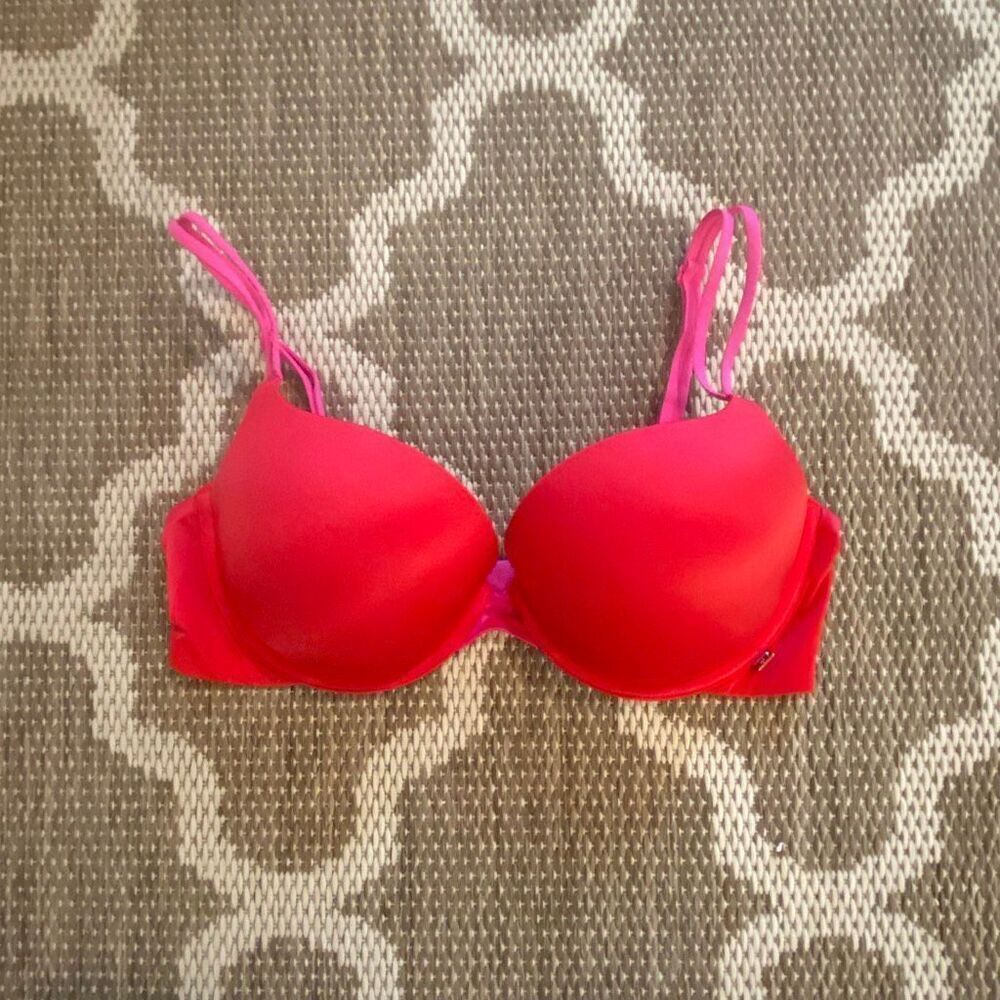 Victoria’s Secret bra very sexy padded Demi bra, size 34DD